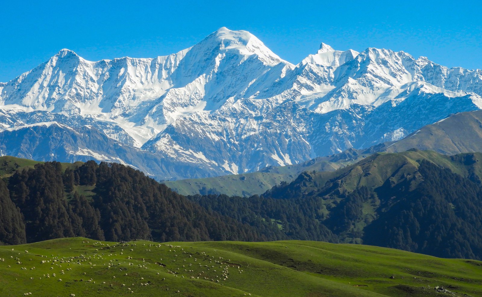 Himalayan valley in Uttarakhand